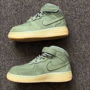 Nike Air Force 1 olive Green 9c